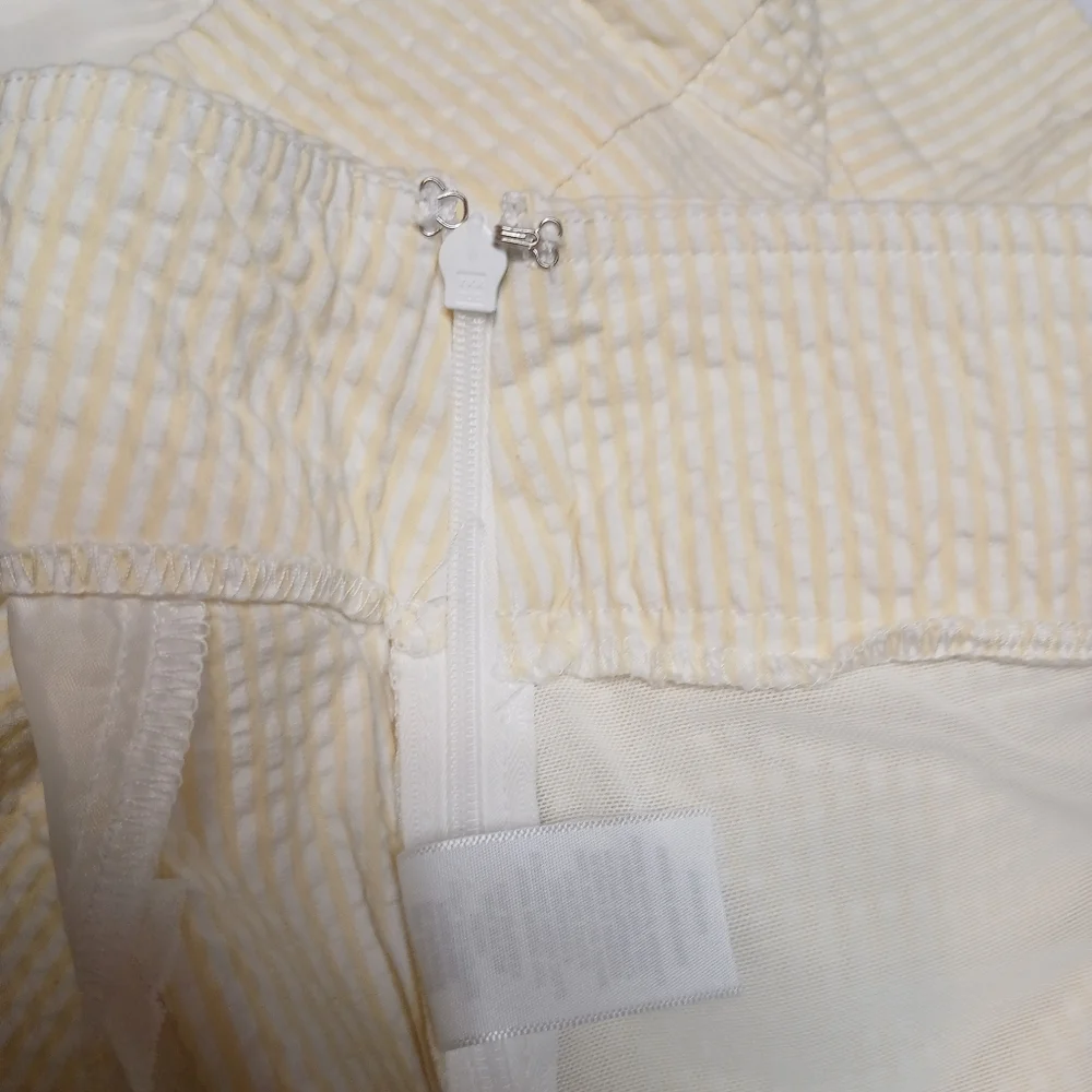 Kim Rogers Yellow Seersucker Shorts – Size 10 - Picture 8 of 9